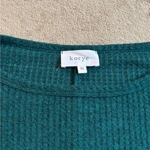 NWOT Korye Teal Women's Crew Neck Sweater